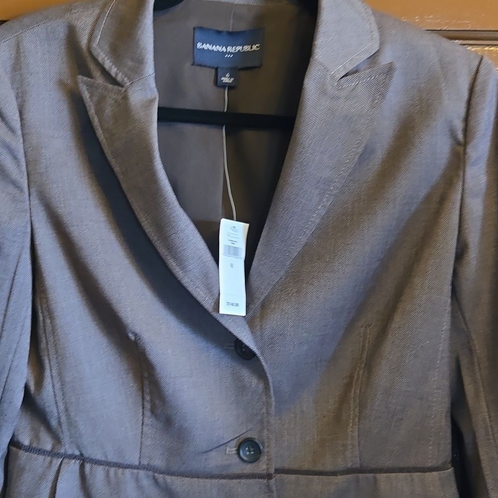 Banana Republic-Brown short light blazer Sz 6 NWT. - Picture 2 of 9